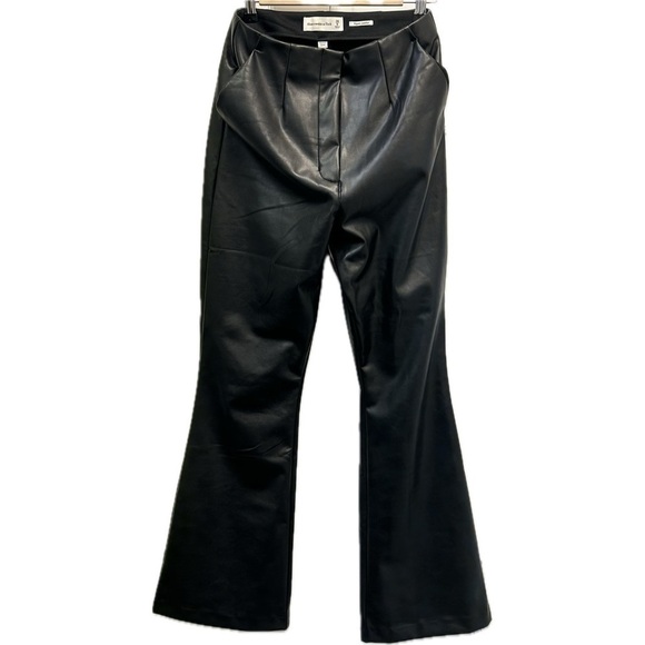 NWT Abercrombie & Fitch Vegan Leather Curve Love Black Flare Pants - Picture 1 of 14